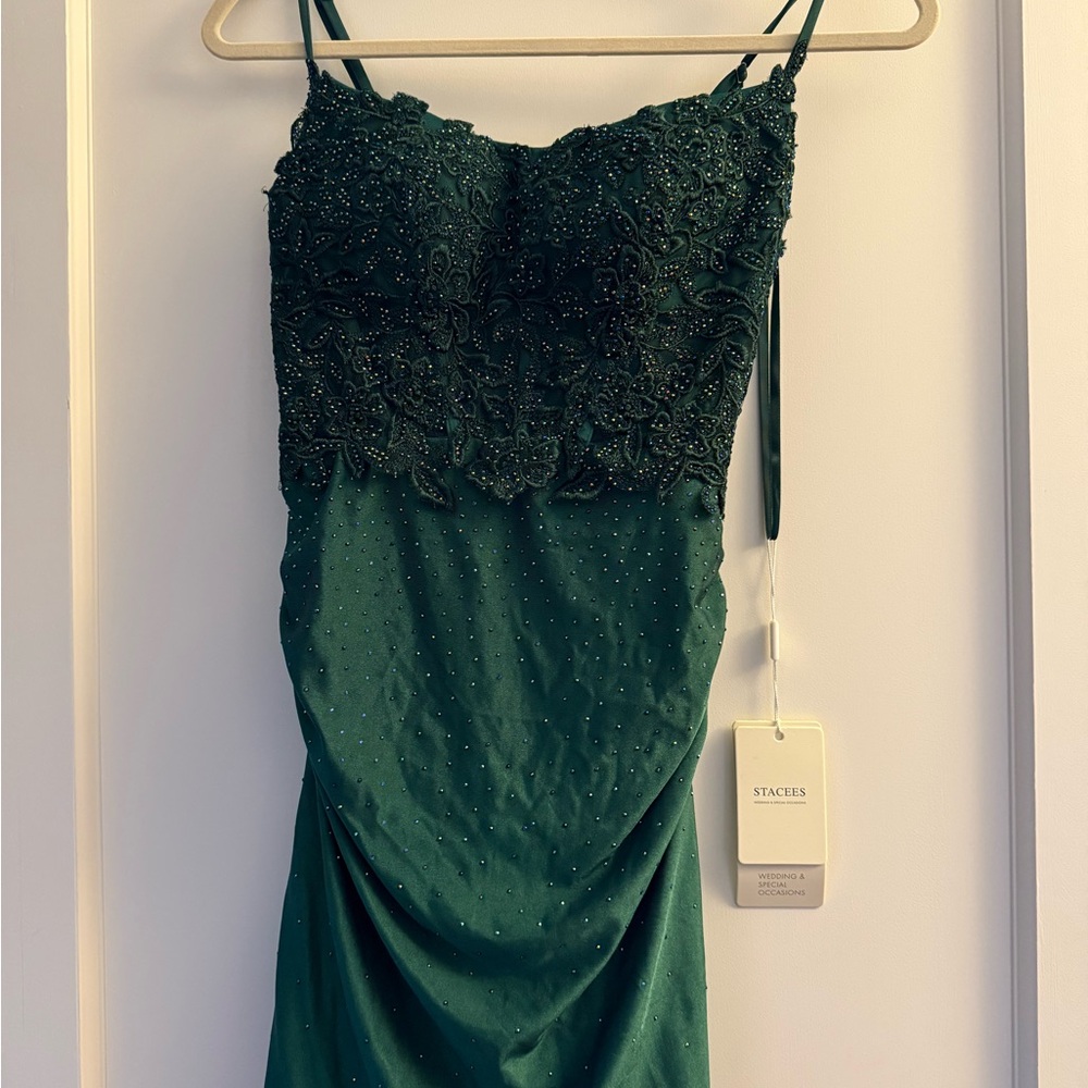 Elegant Green Lace Dress - Picture 4 of 6